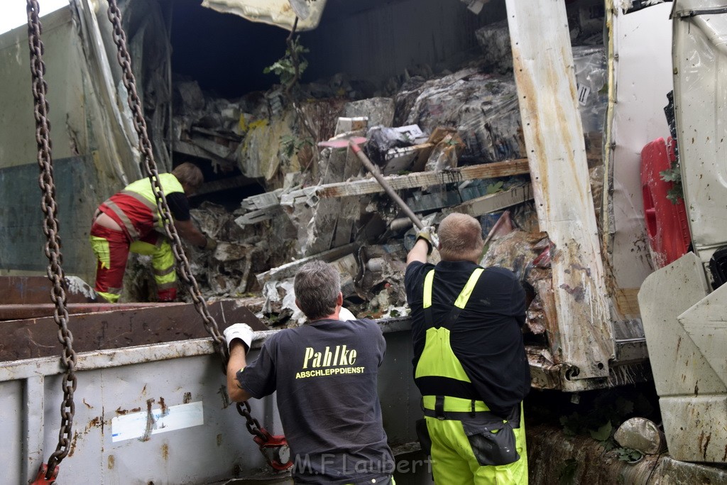 Schwerer VU A 3 Rich Oberhausen Hoehe AK Leverkusen P710.JPG - Miklos Laubert